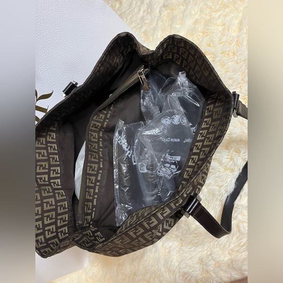 🌺Authentic Fendi Zucca Tote Shopper Bag🌺 - Picture 12 of 15